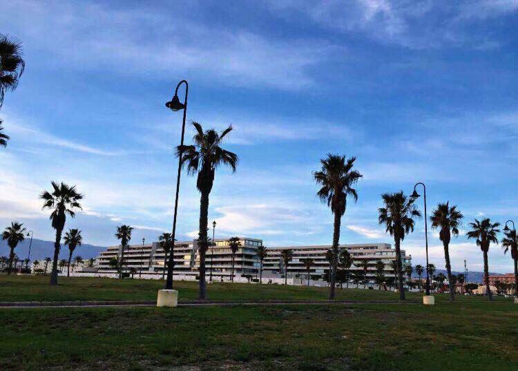 Apartamento Lujo, Primera Linea Playa, Garaje, Wifi, Piscina Climatizada Roquetas de Mar Buitenkant foto